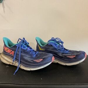 WELL LOVED HOKAS